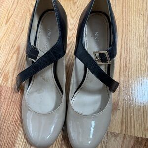 Nine West Black and Cream Heels Classic Design